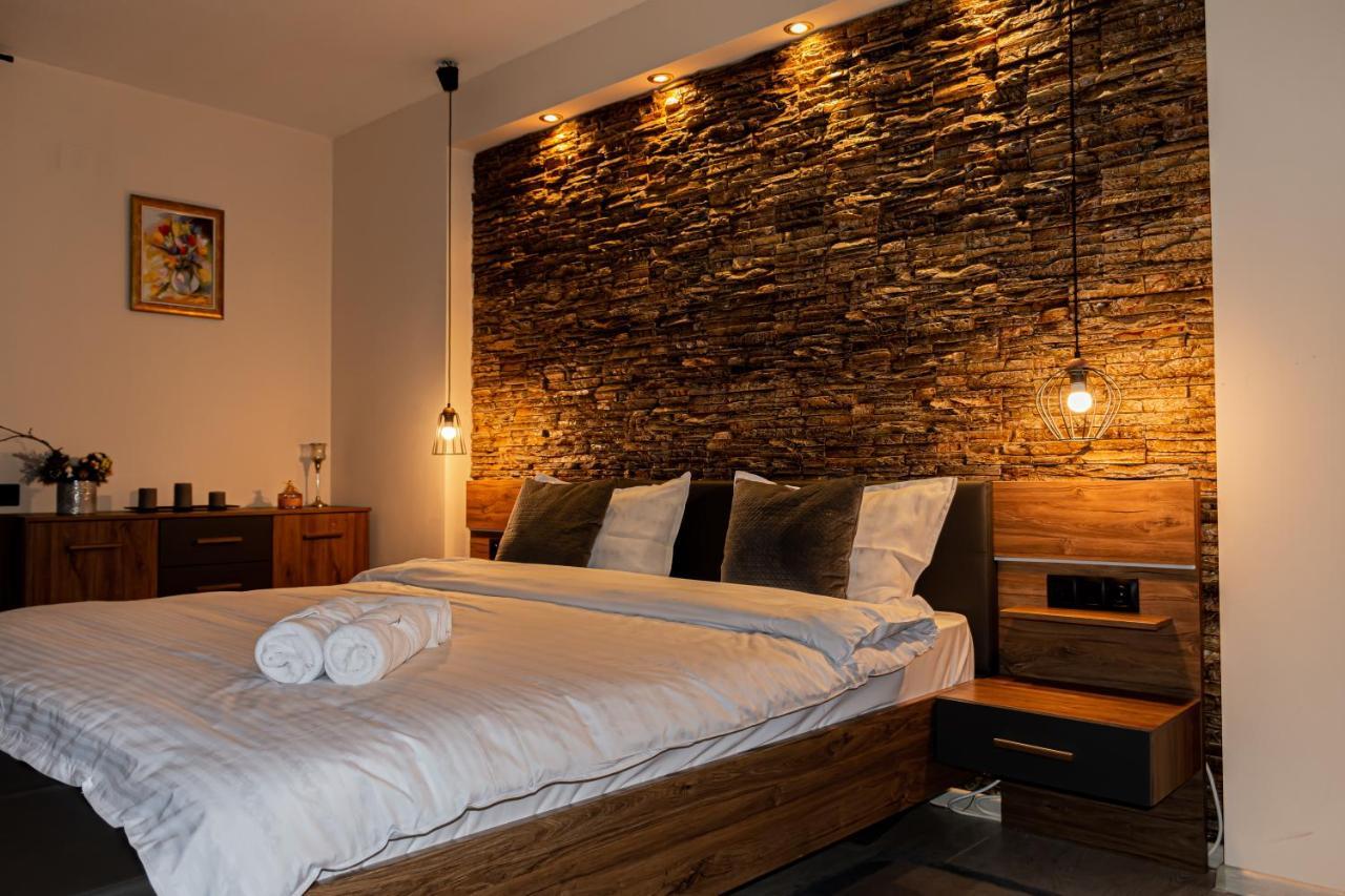 Janine Garden Hotel Brasov Exterior photo